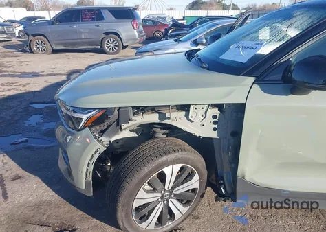 2023 Volvo Xc40 Recharge Pure Electric Twin Plus z USA, uszkodzony, nr VIN YV4ED3UL2P2106509